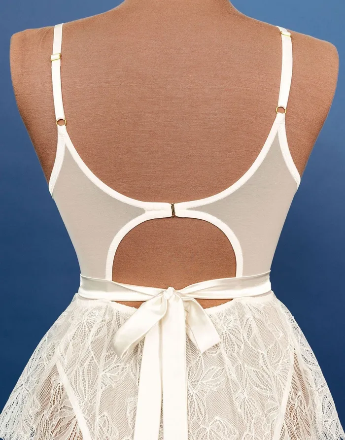 Couples Mentionables Bridal Bundle Eyelash Lace Crotchless Teddy Cream
