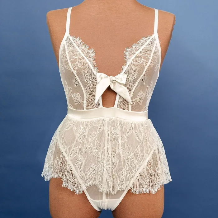 Couples Mentionables Bridal Bundle Eyelash Lace Crotchless Teddy Cream